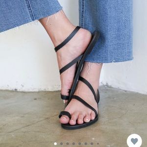 Carly Jean Los Angeles Rhodes Sandals Size 37